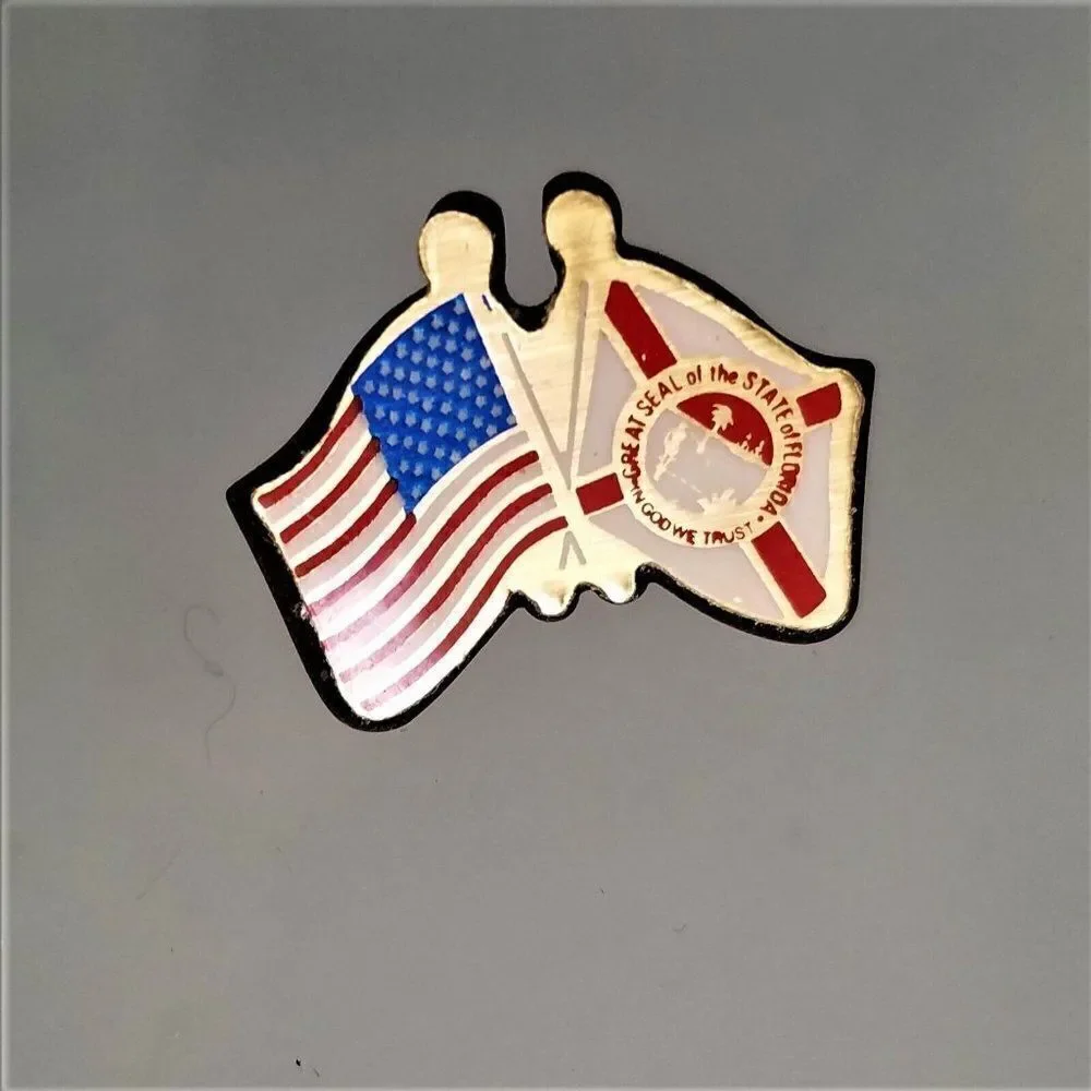 USA and FLORIDA Crossed Friendship Flag Lapel Pin Great Seal Of The State Of FL